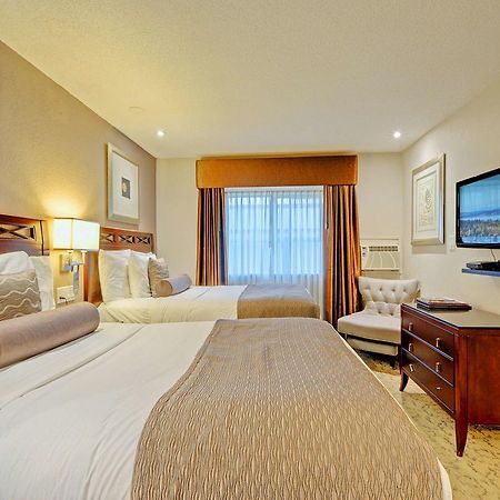 Red Lion Inn And Suites Victoria Saanich ภายนอก รูปภาพ