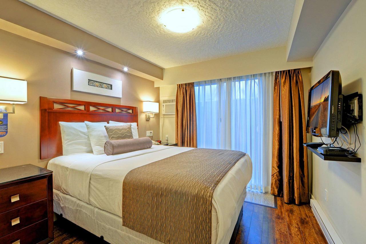 Red Lion Inn And Suites Victoria Saanich ภายนอก รูปภาพ